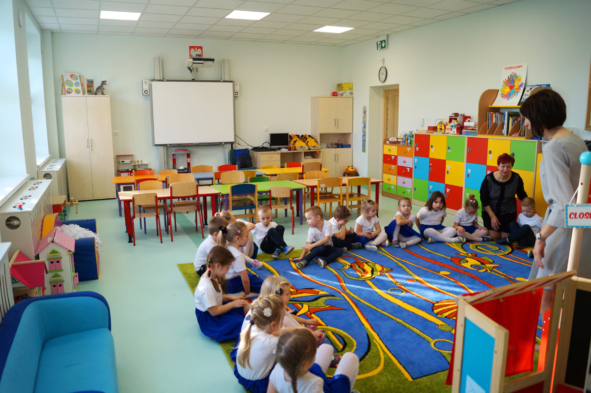 otwarcie przedszkola w Trzemiętowie, dzieci, Wójt i goście