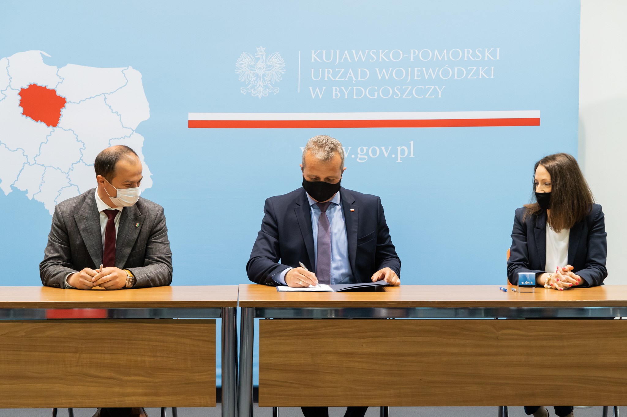 Podpisanie umowy na dofinansowanie drogi gminnej Sicienko- Dąbrówka Nowe