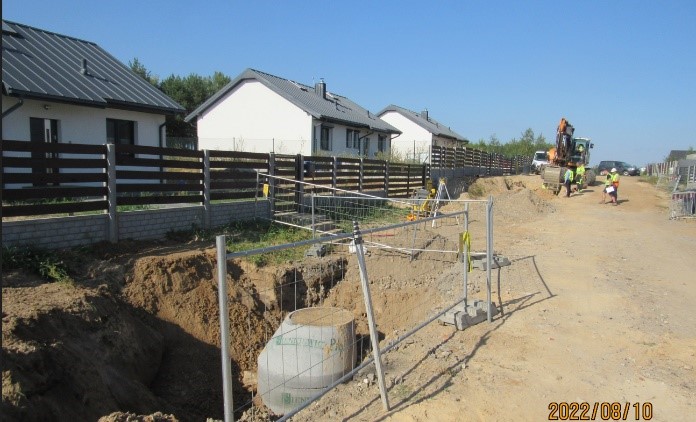 Fot.4. Budowa kanalizacji na ul. Północnej w Kruszynie.  