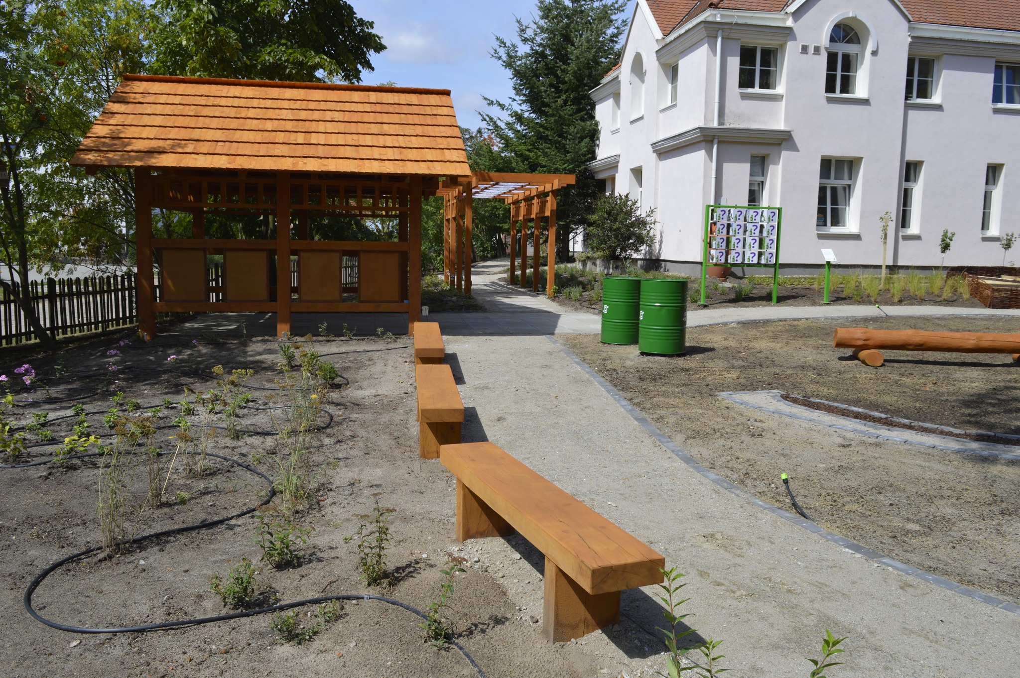 Trwają prace nad ogrodem sensoryczno-edukacyjnym w Kruszynie. 