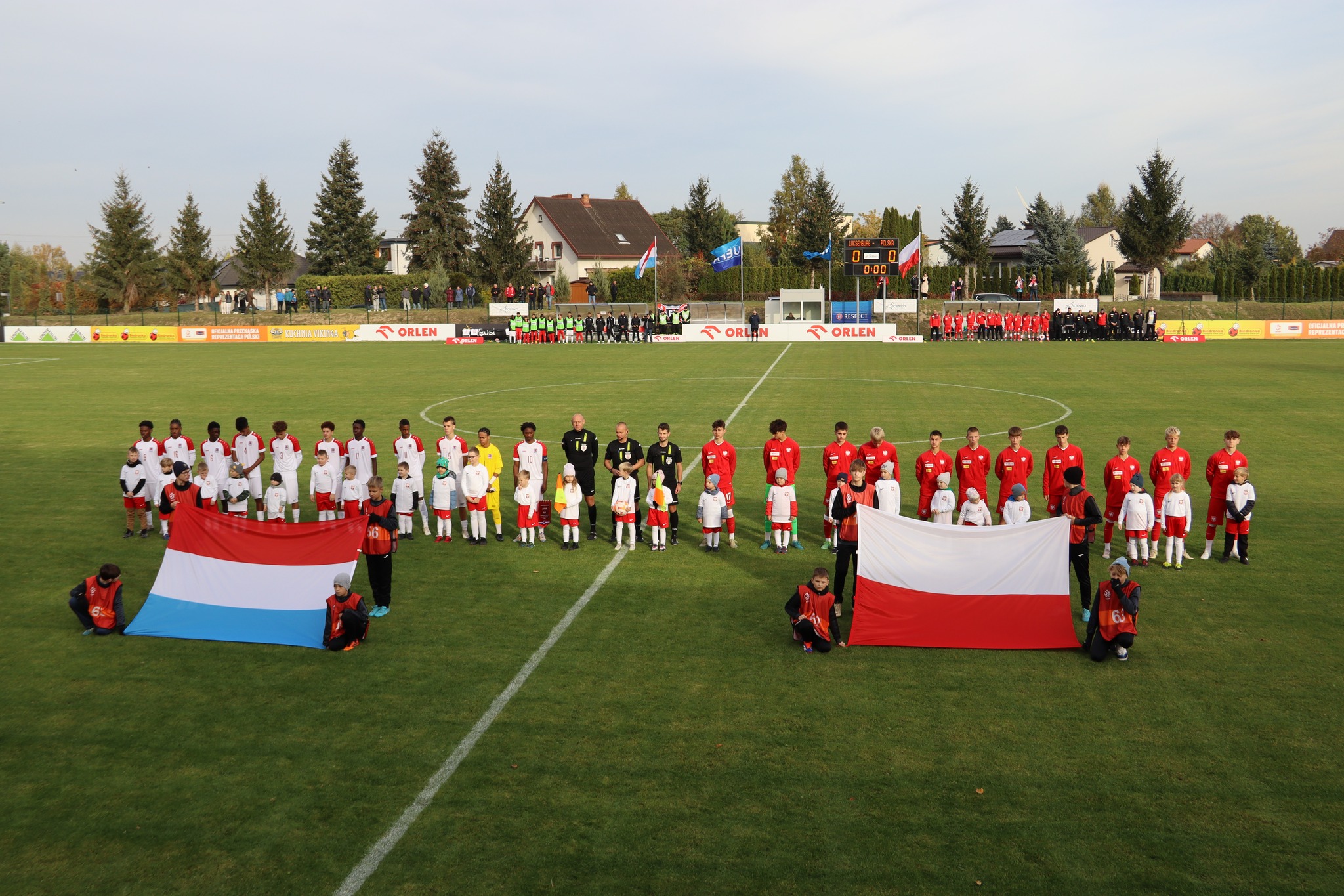 Otwarcie stadionu w Sicienku i mecz piłki  w ramach UEFA Development